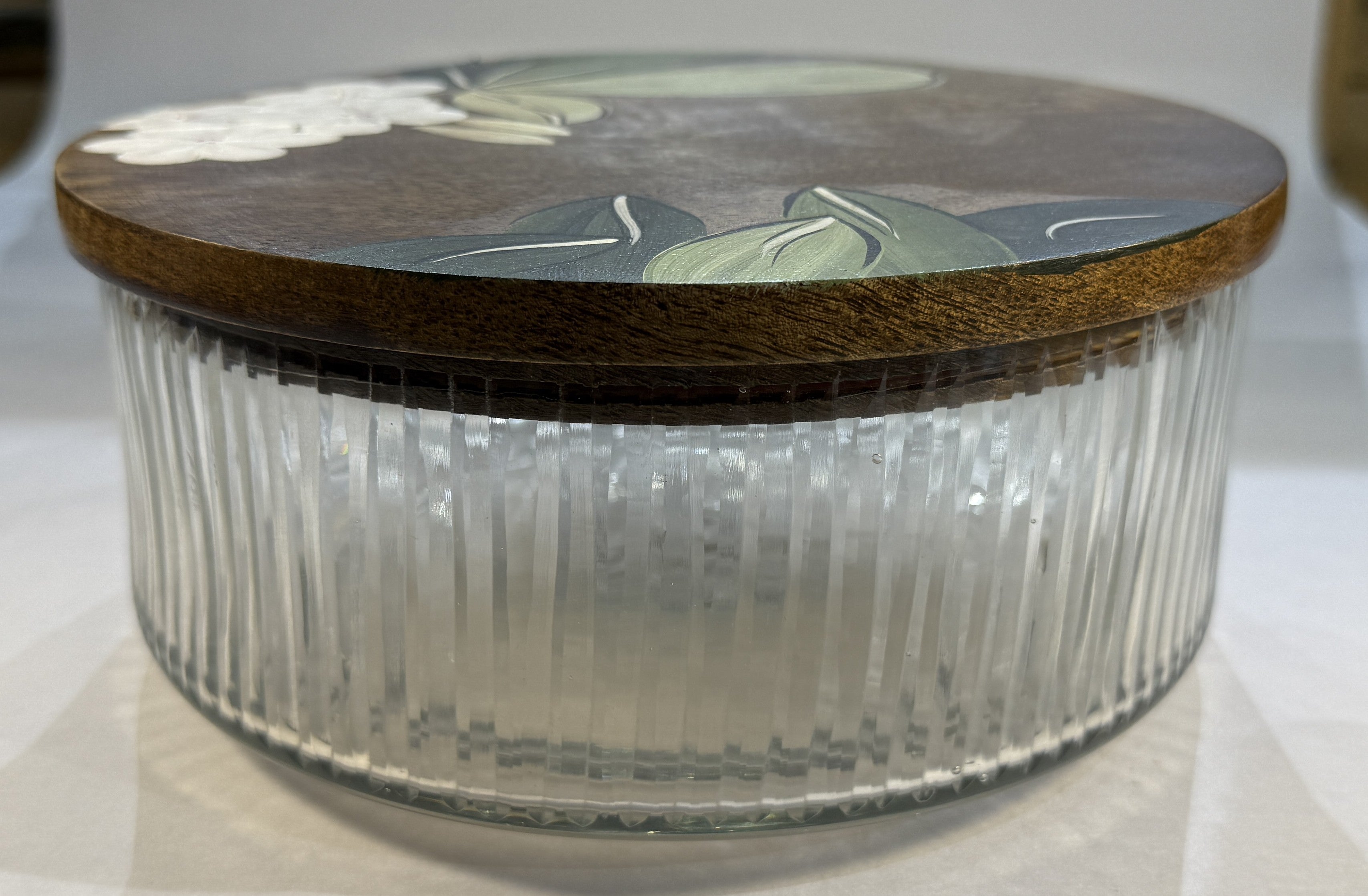 Fluted Glass Roti Box with Wooden Lid – 20x20x9.5 cm