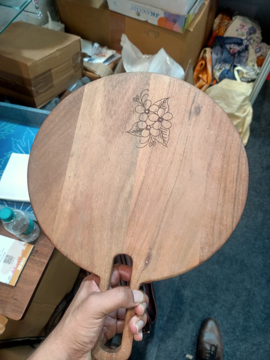 Round Mango Wood Chopping & Serving Board with Floral Engraving – Durable & Stylish