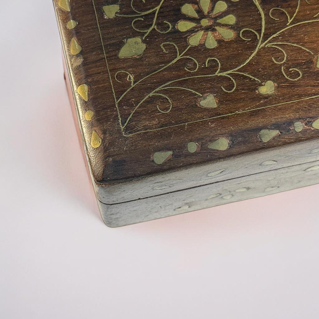 Handcrafted Wooden Brass Inlay Keepsake Box (18×13×6 cm)