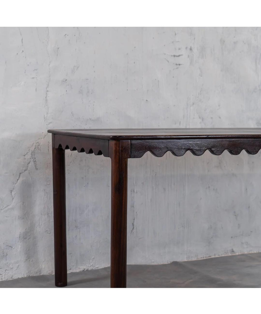 Handcrafted Reclaimed Wood Dining Table – Rustic Farmhouse Scalloped Apron Design