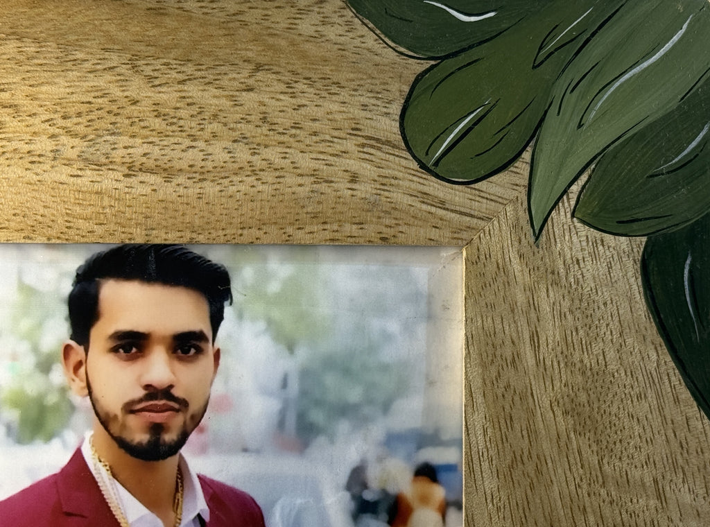 Handcrafted Wooden Photo Frame – Floral Inlay Design (22×16×2 cm)