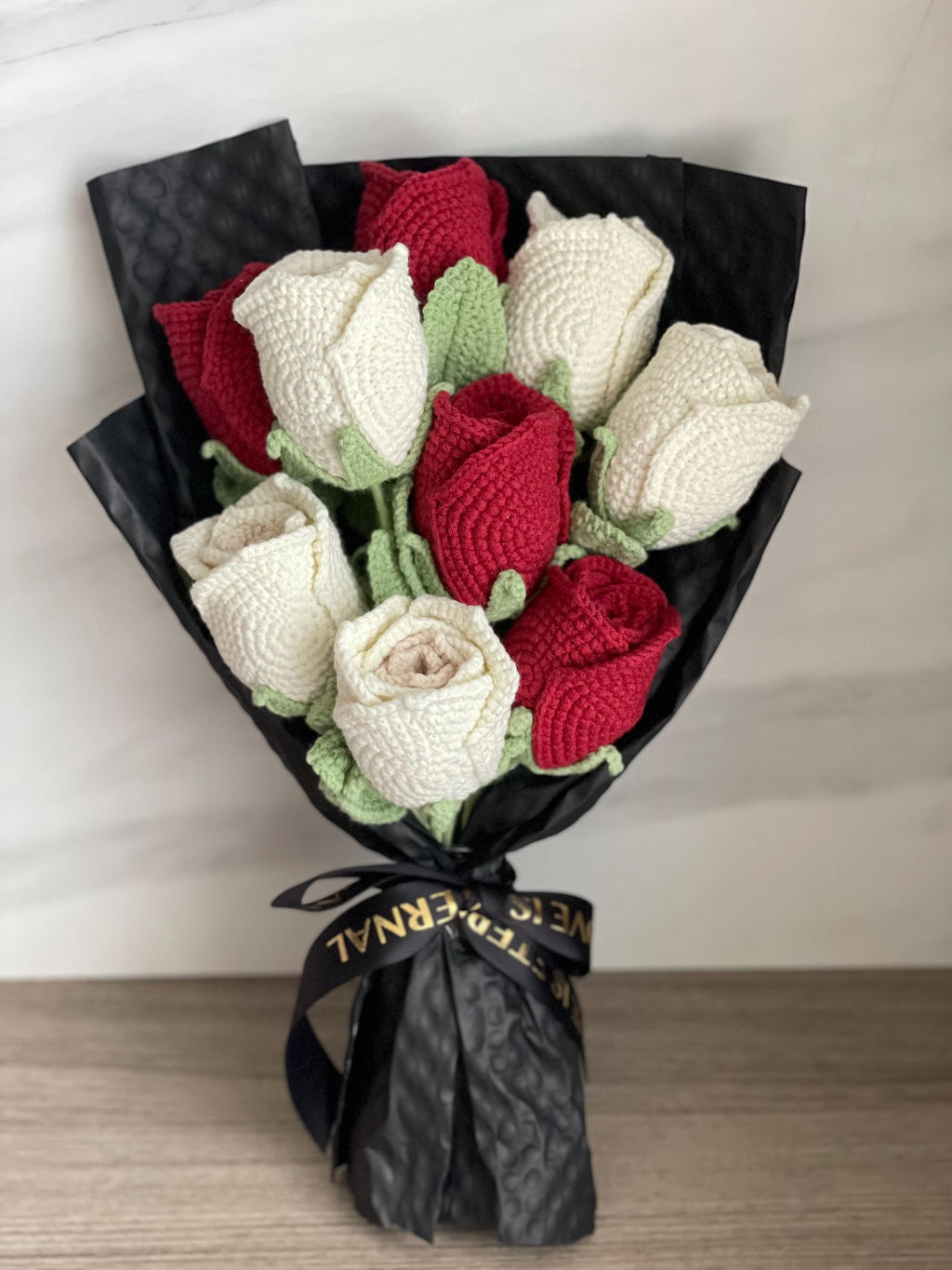 Crochet Rose Gift, Crochet Flower, Crochet Flower Bouquet Gift, Crochet Flower Desk Decor, Gift for Mom, Her, Colleague, Sendoff, Friend