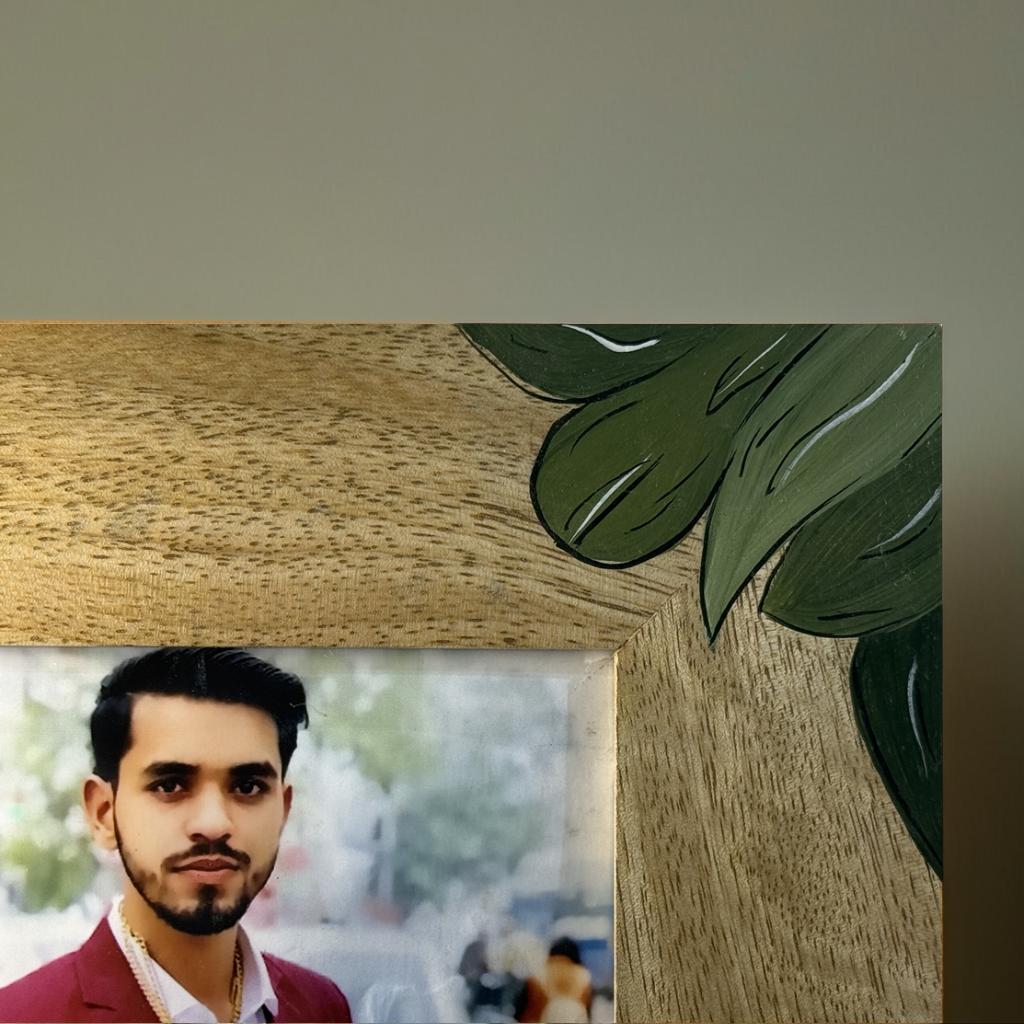 Handcrafted Wooden Photo Frame – Floral Inlay Design (22×16×2 cm)